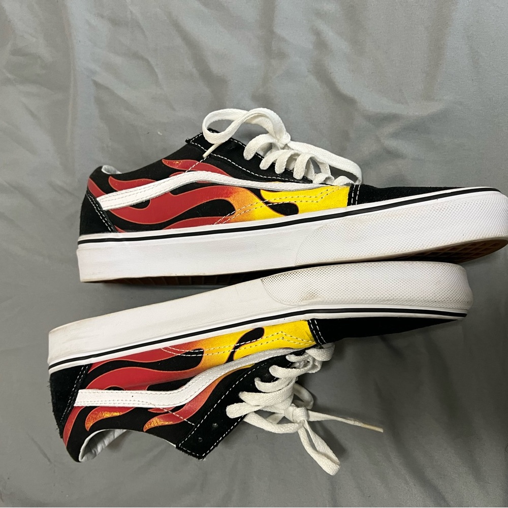 Vans - Picture 2 of 5